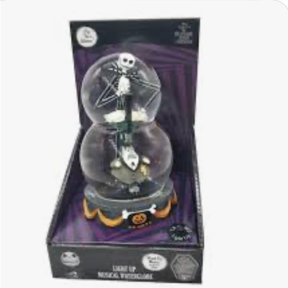 Disney Tim Burton’s The Nightmare Before Christmas Light Up Musical Waterglobe - Picture 6 of 7